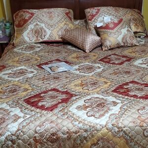 Unused Paisley Bedding Set red/gold reversable full/ queen 5 pc